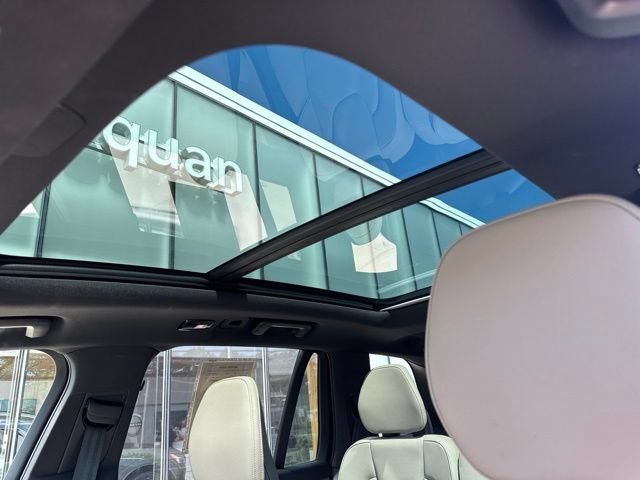 Used 2025 Volvo XC90 B6 Plus AWD/4WD image 27
