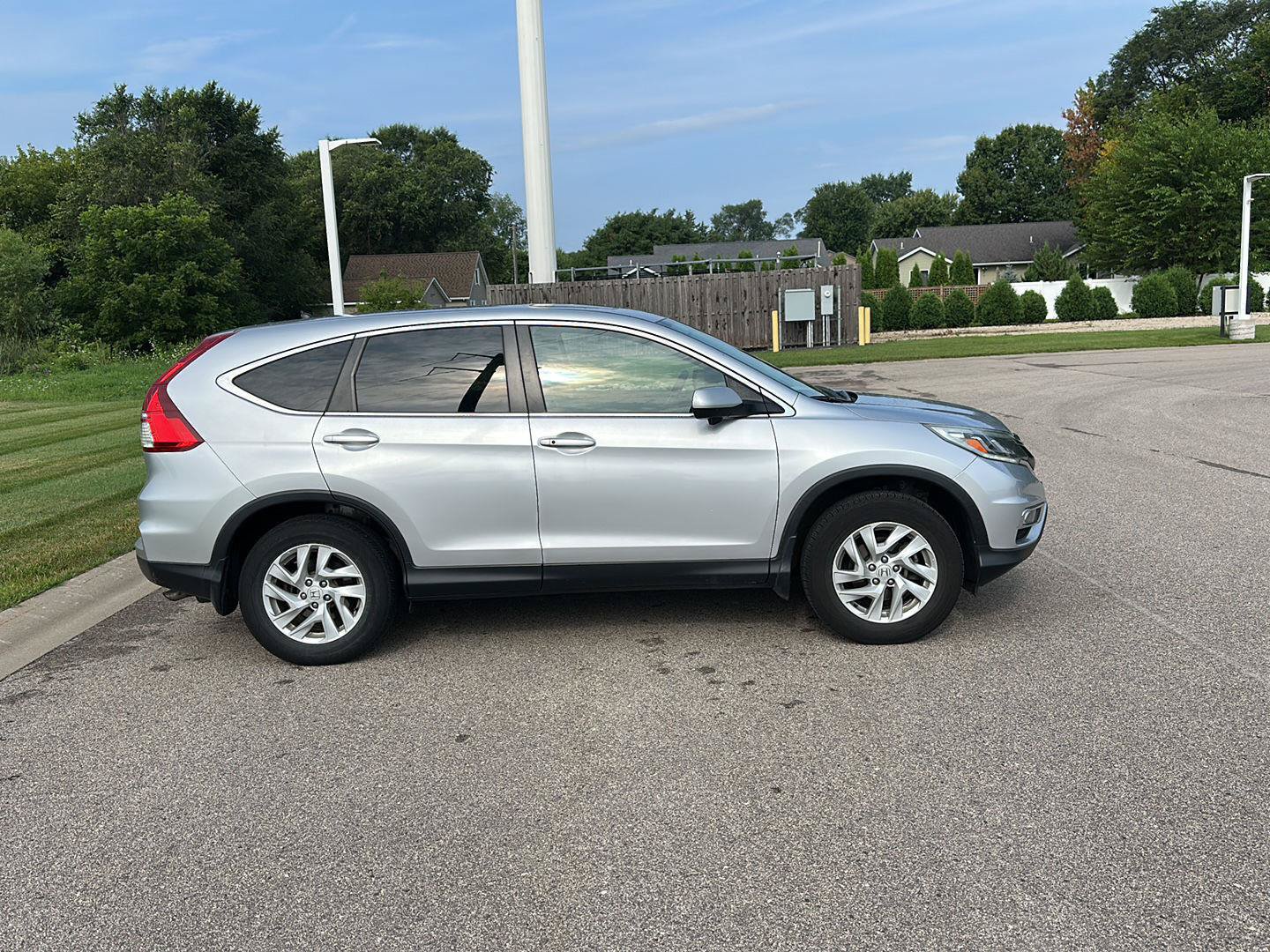 Used 2016 Honda CR-V EX image 2