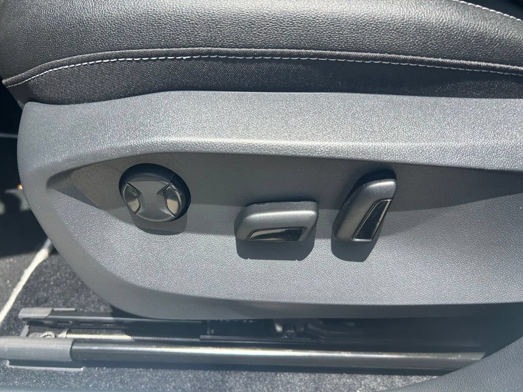New 2026 Volkswagen Taos SE FWD image 51