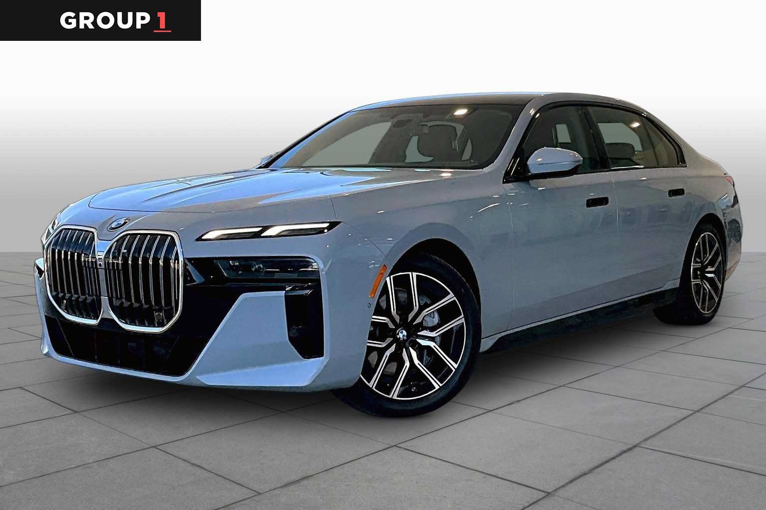 Used 2026 BMW 740i RWD image 1