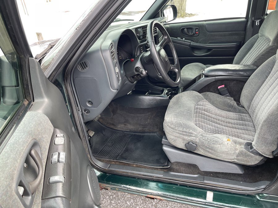 Used 2002 Chevrolet S10 Pickup LS w/ LS Preferred Equipment Group AWD/4WD image 12