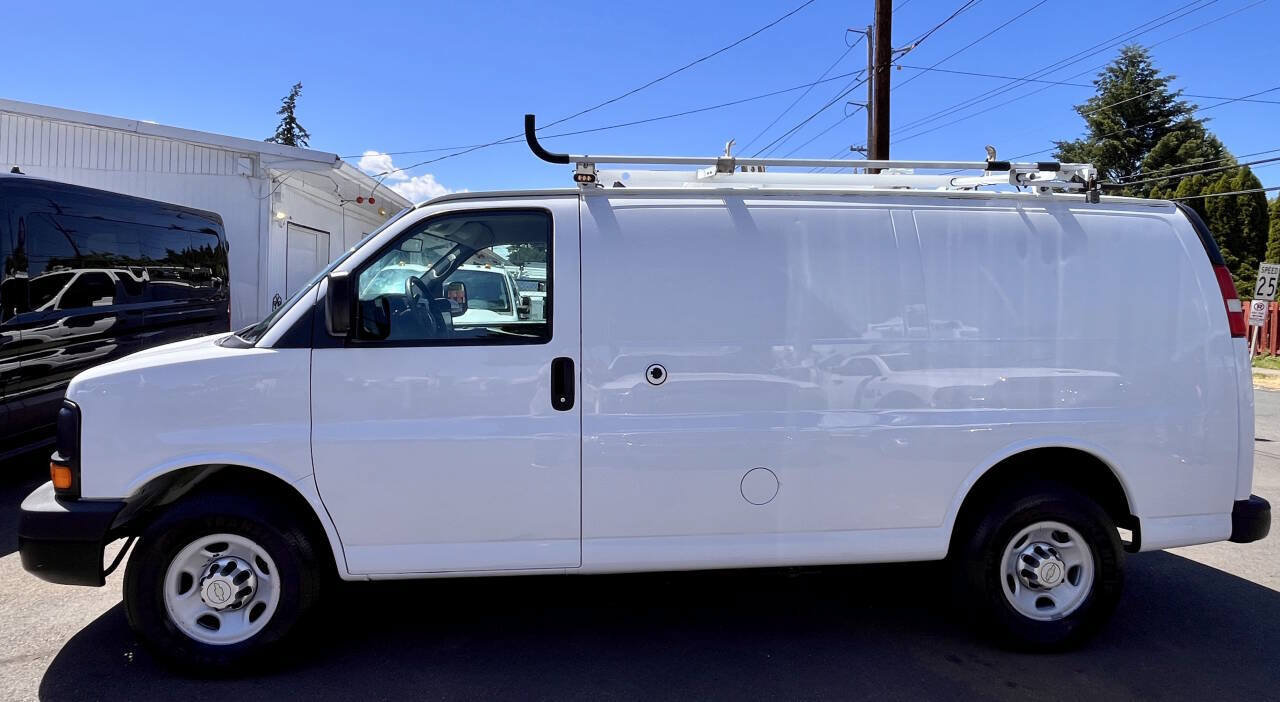 Used 2013 Chevrolet Express 2500 RWD image 6