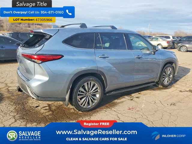 Used 2020 Toyota Highlander Platinum w/ Preferred Accessory Package AWD/4WD image 4