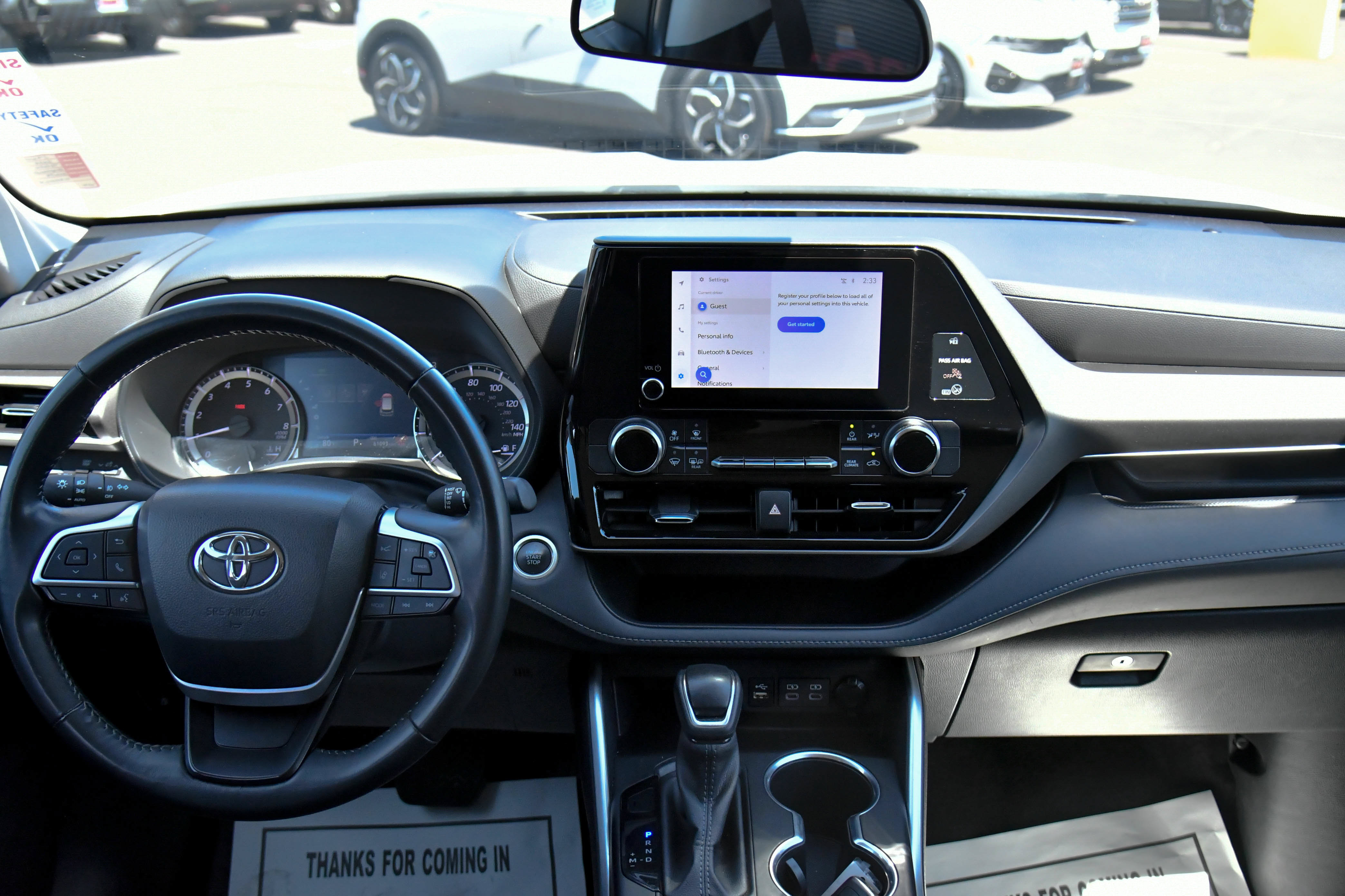 Used 2024 Toyota Highlander LE AWD/4WD image 38
