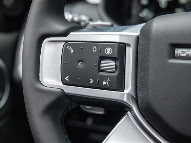 New 2025 Land Rover Discovery S image 19