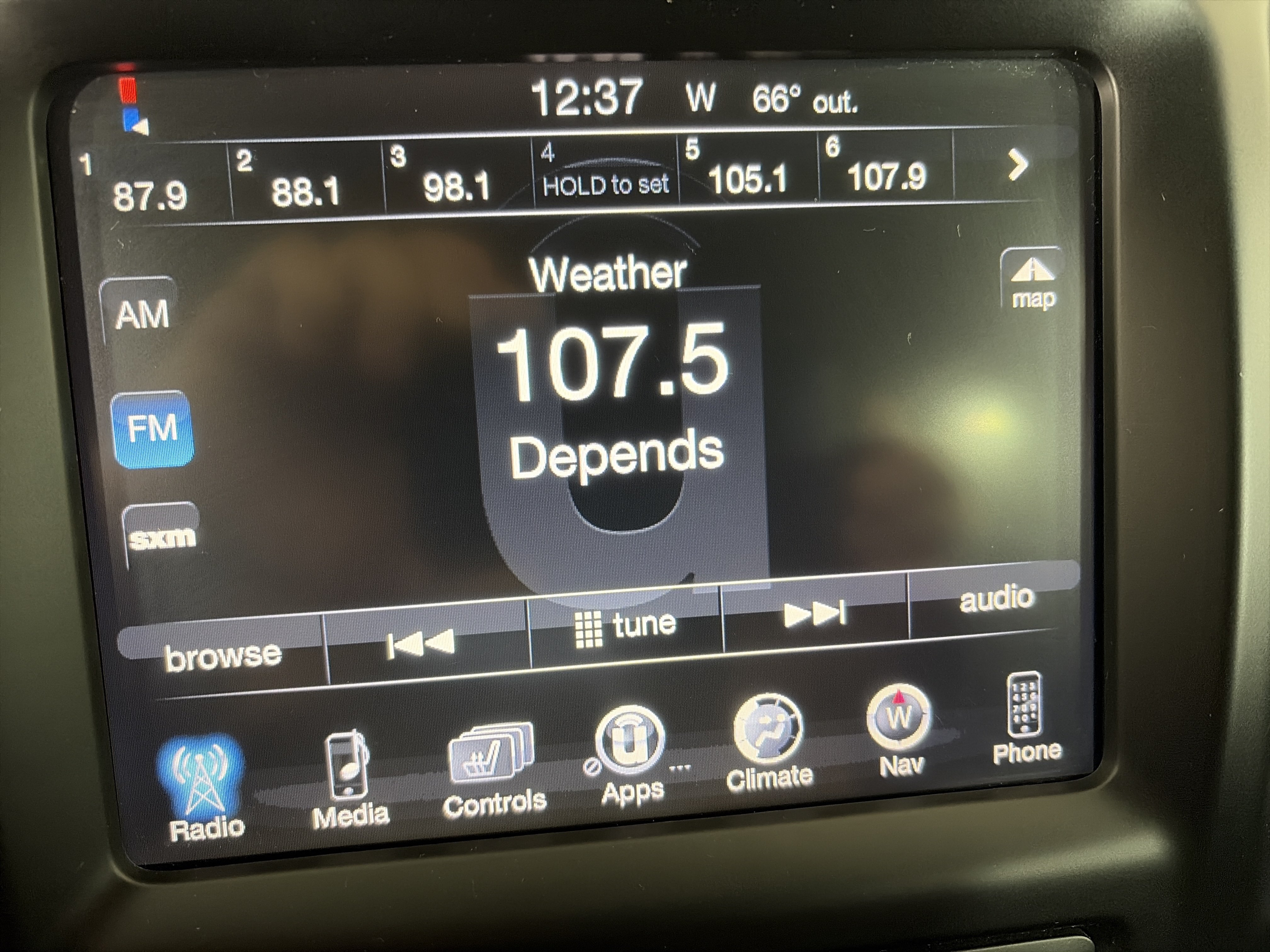 Used 2015 Jeep Cherokee Latitude w/ Cold Weather Group AWD/4WD image 21