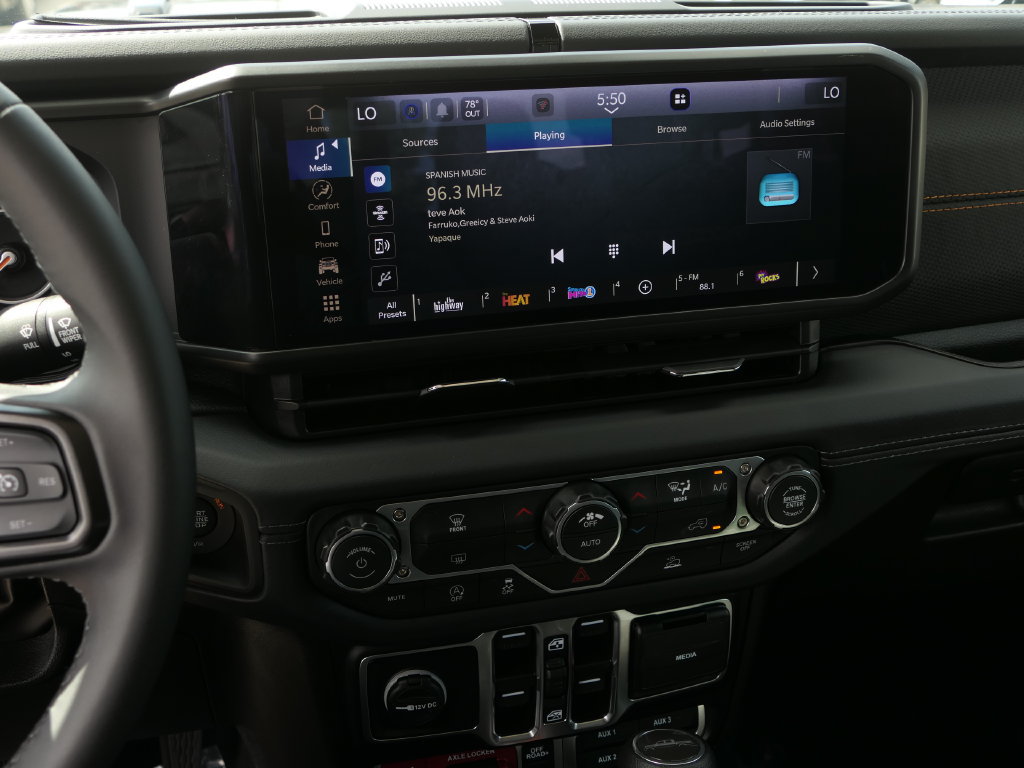 Certified 2026 Jeep Gladiator Mojave AWD/4WD image 21