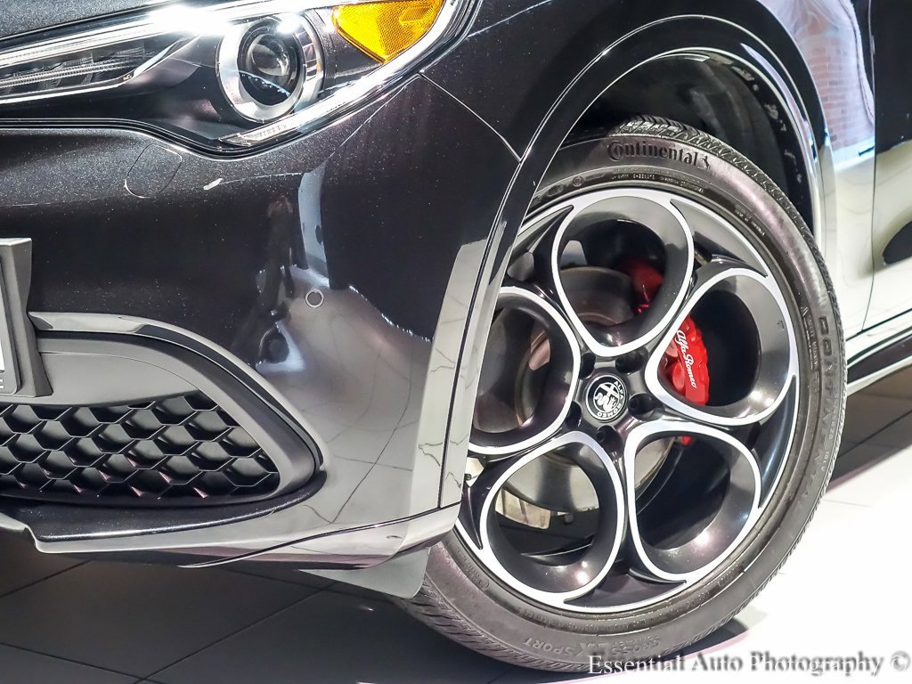 Used 2022 Alfa Romeo Stelvio Veloce image 4