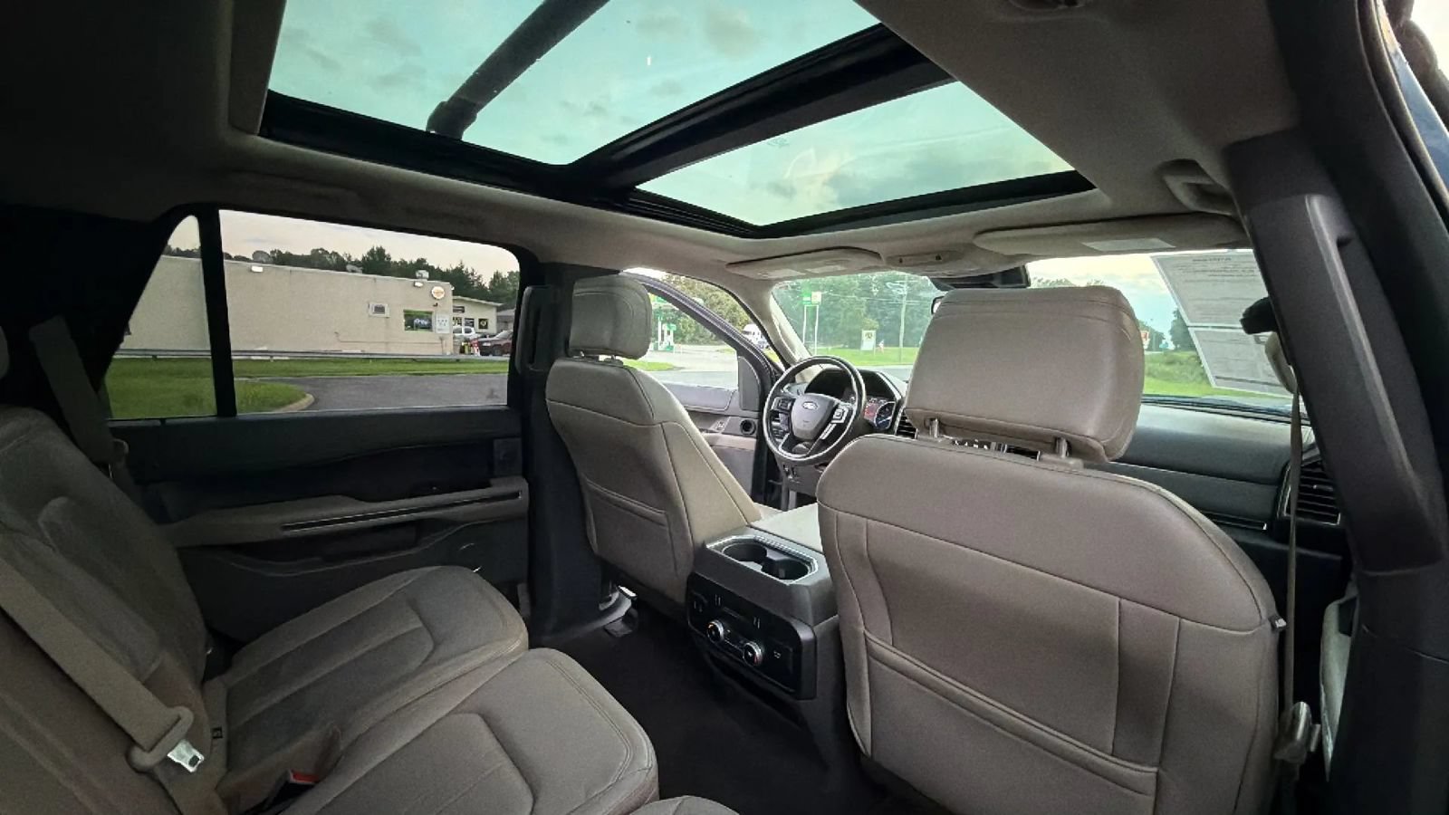 Used 2018 Ford Expedition Limited w/ Equipment Group 301A AWD/4WD image 56