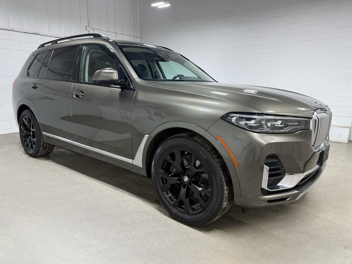 Used 2022 BMW X7 xDrive40i w/ Premium Package image 3