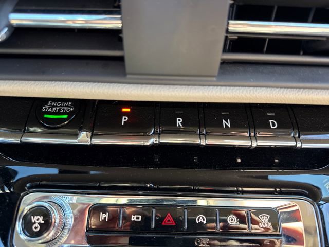 Used 2025 Lincoln Corsair AWD image 35