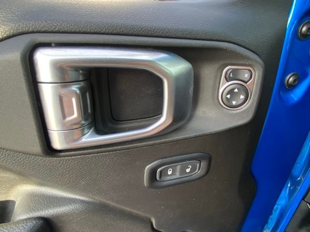 Used 2023 Jeep Wrangler Unlimited w/ Cold Weather Group AWD/4WD image 19