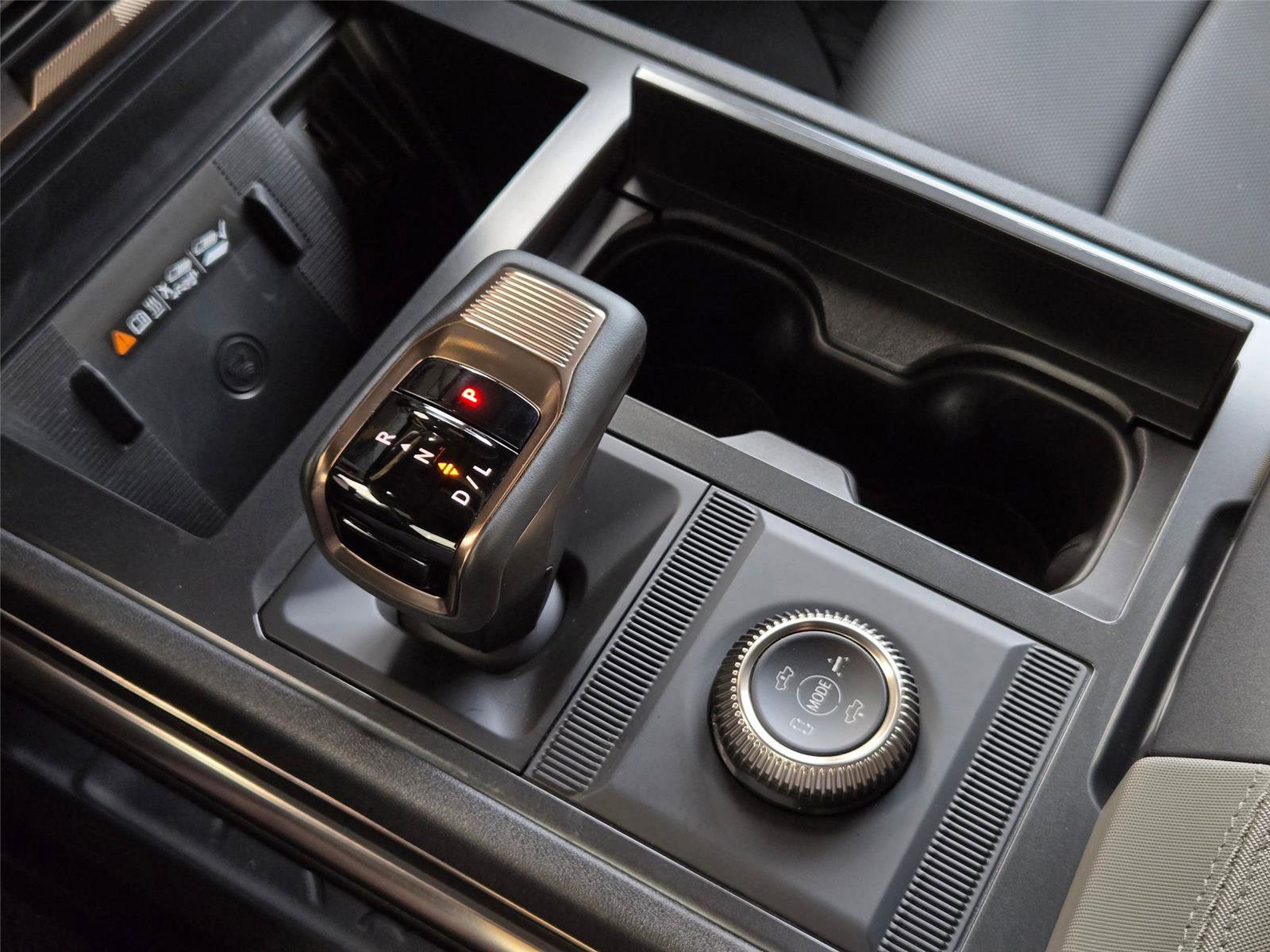 Used 2024 GMC Hummer EV 2X w/ LPO, Illumination Package image 23