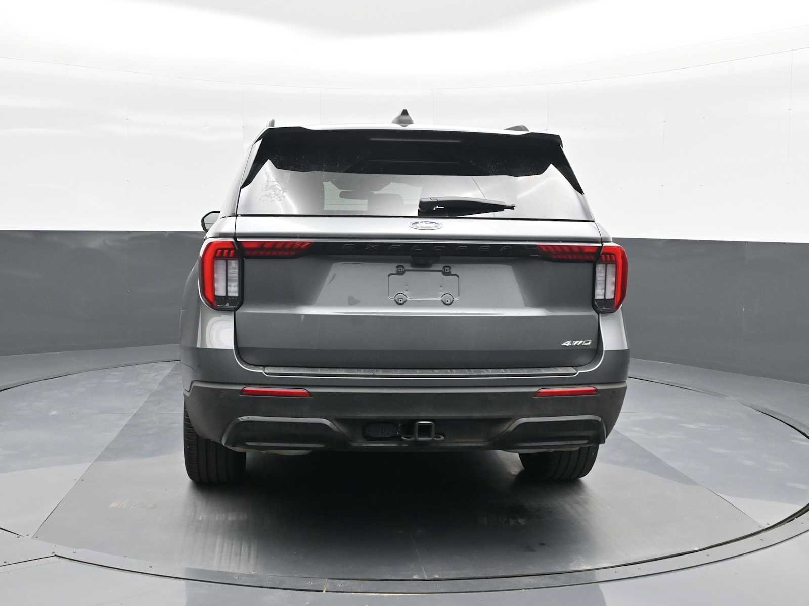 Used 2025 Ford Explorer ST-Line w/ ST-Line Street Pack image 7