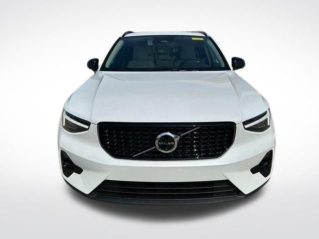 New 2025 Volvo XC40 B5 Ultra w/ Protection Package AWD/4WD image 3
