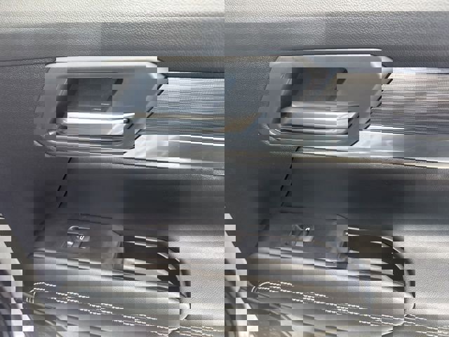 Used 2025 GMC Terrain Elevation image 31