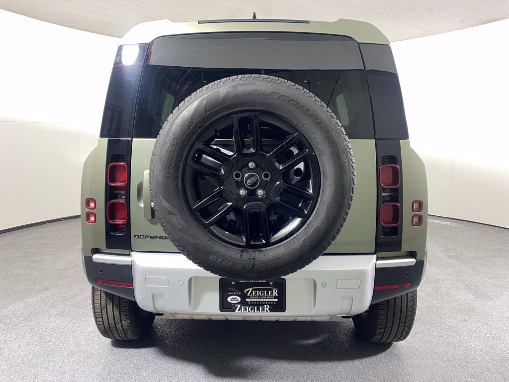 Used 2025 Land Rover Defender 110 S AWD/4WD image 4