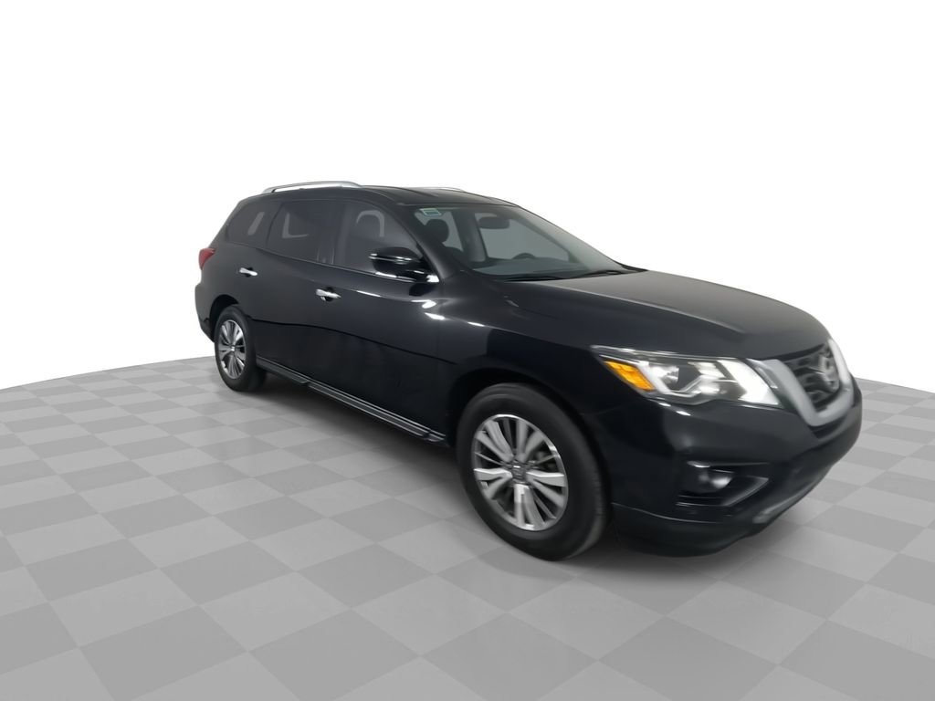 Used 2020 Nissan Pathfinder SV image 2