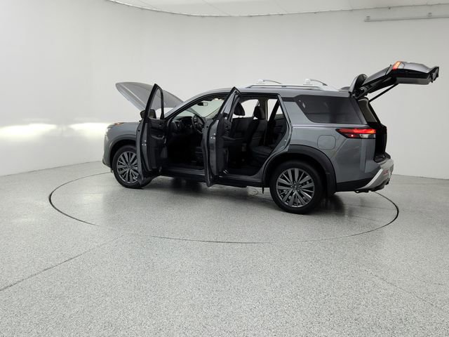 Used 2025 Nissan Pathfinder SL w/ SL Premium Package image 12