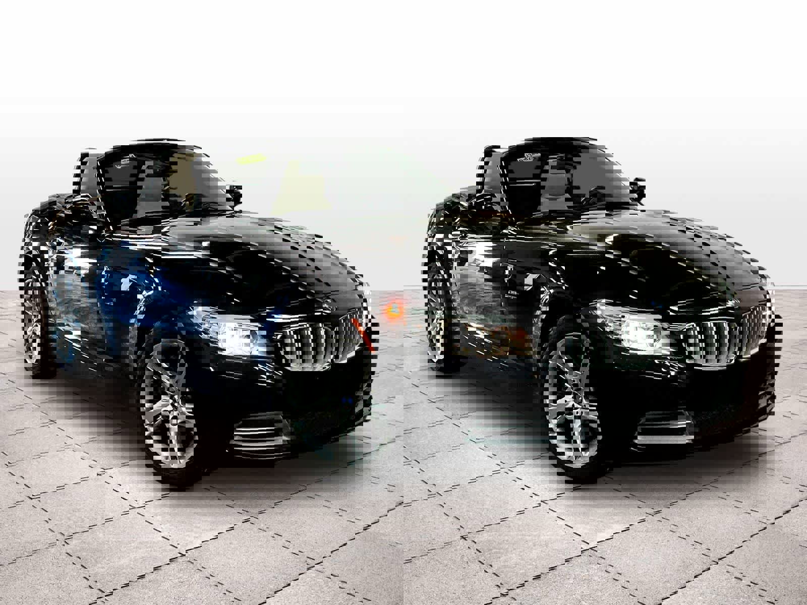 Used 2009 BMW Z4 sDrive35i image 2