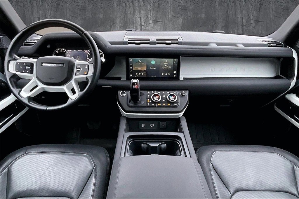 Used 2023 Land Rover Defender 110 X-Dynamic SE image 7