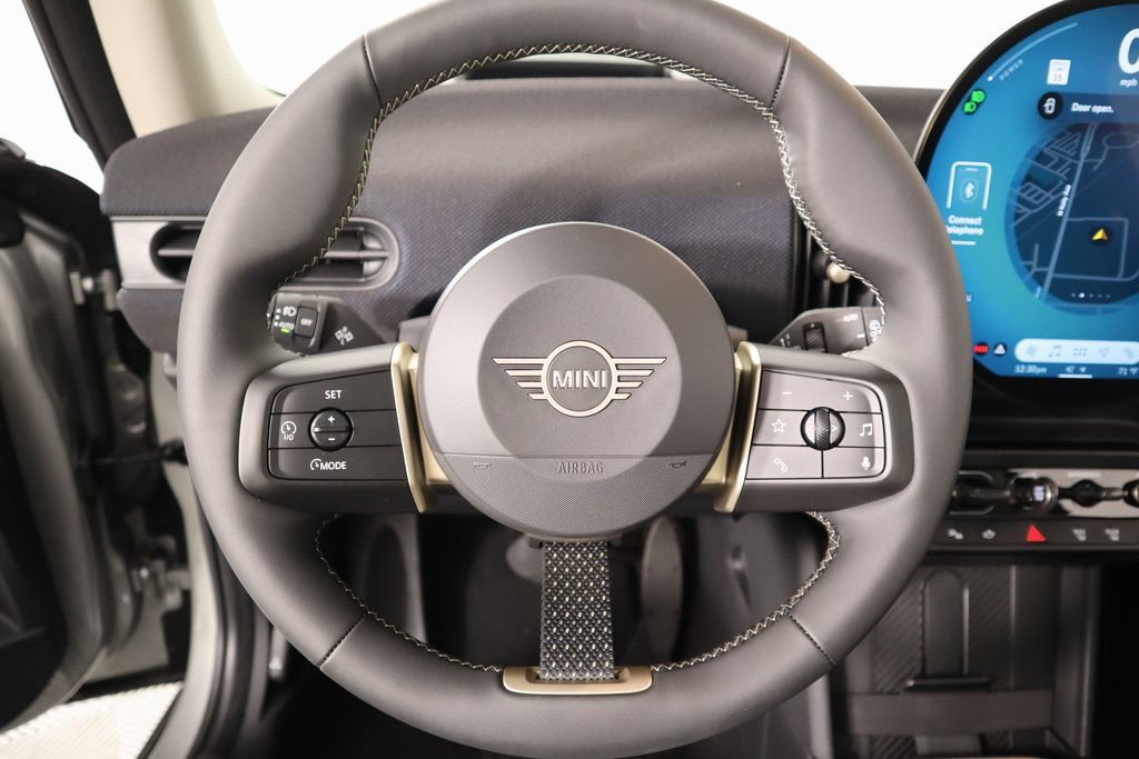 New 2025 MINI Cooper 2-Door Hardtop FWD image 4