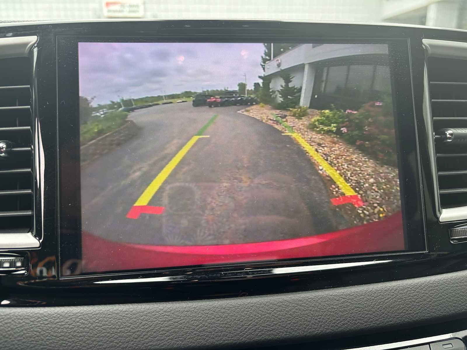 Used 2025 Chrysler Voyager LX FWD image 35