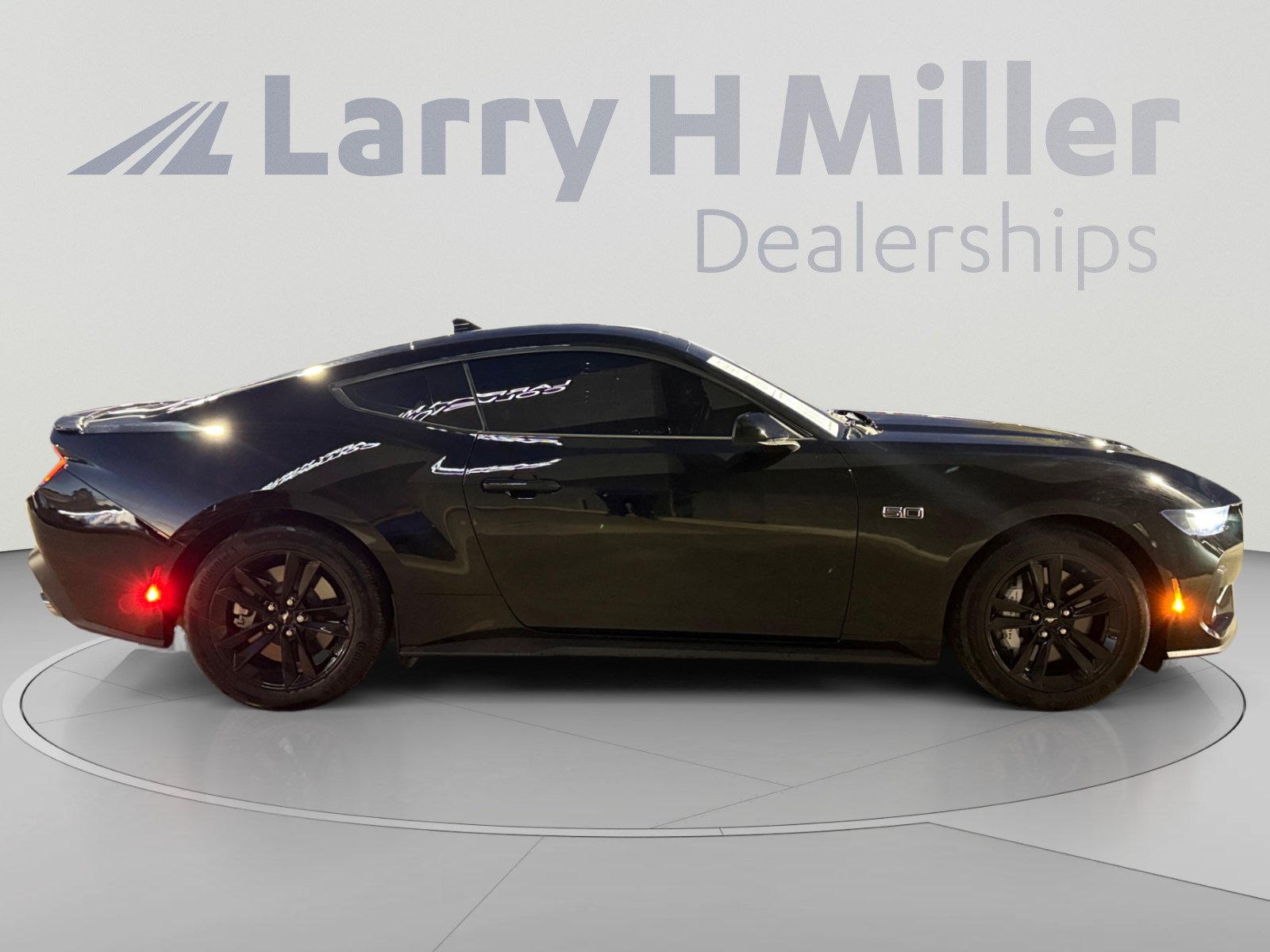 Used 2025 Ford Mustang GT RWD image 6