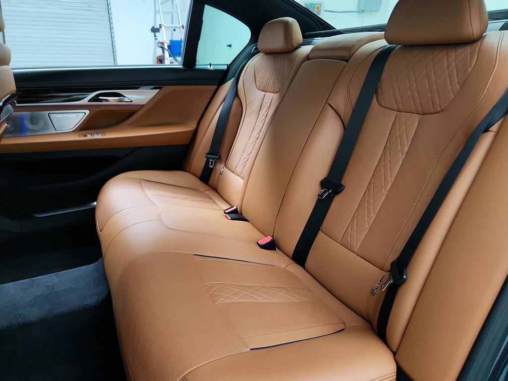 Used 2018 BMW 750i RWD image 25