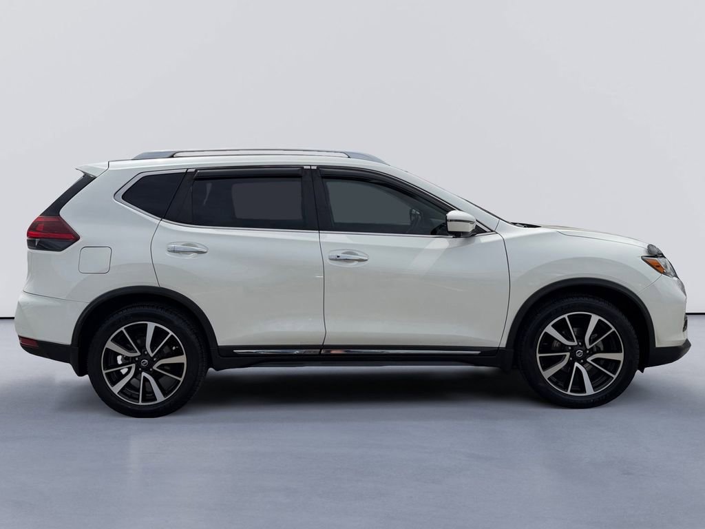 Used 2018 Nissan Rogue SL w/ Premium Package image 2