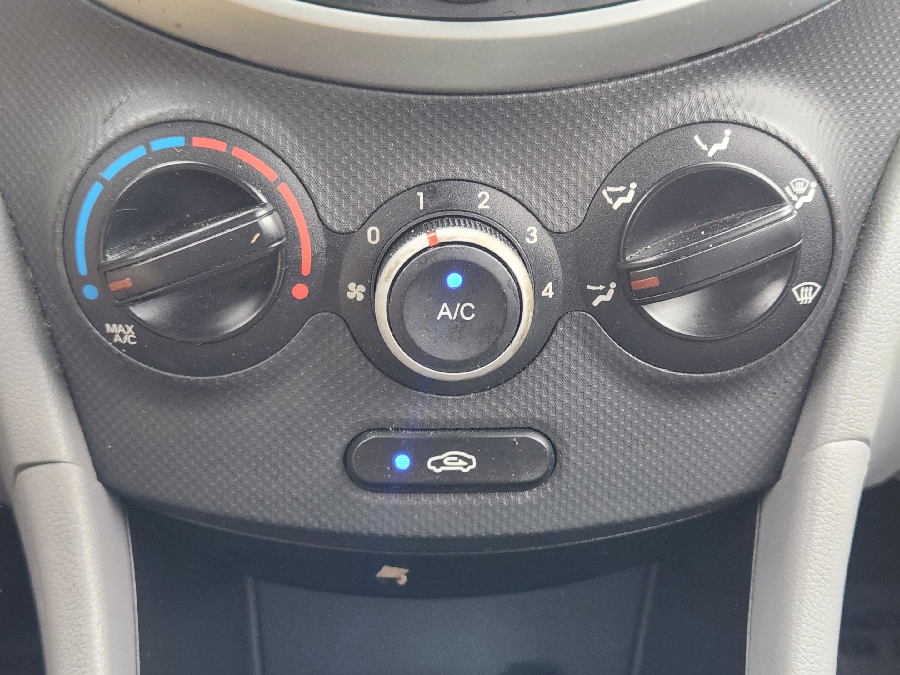 Used 2014 Hyundai Accent GS image 18