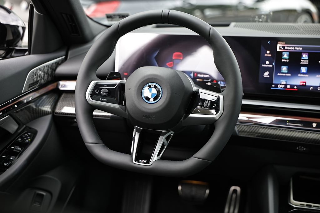 New 2026 BMW 550e xDrive w/ Executive Package AWD/4WD image 29