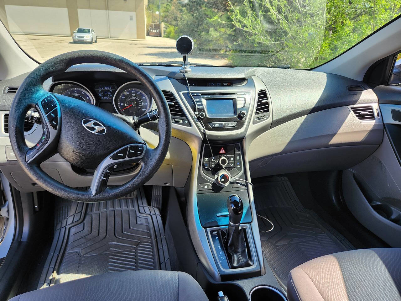 Used 2014 Hyundai Elantra SE w/ Option Group 02 FWD image 16