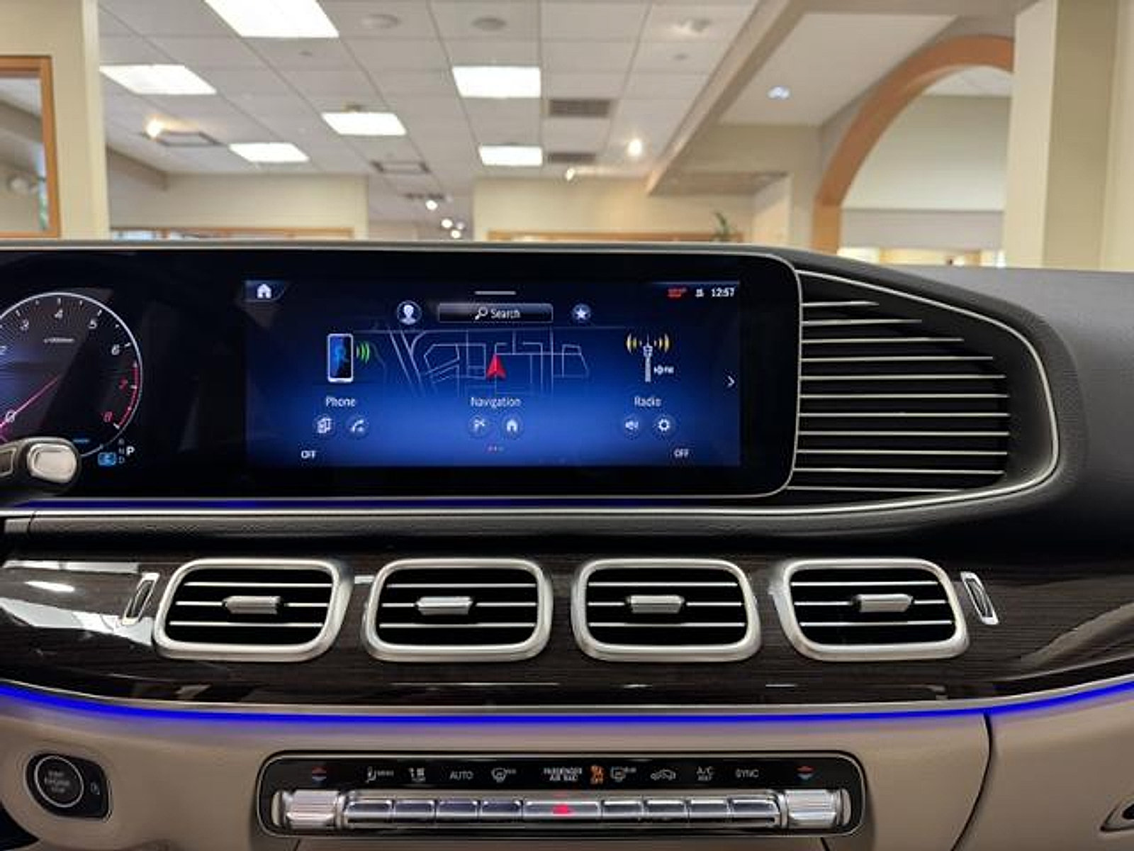 Certified 2025 Mercedes-Benz GLE 350 4MATIC image 28