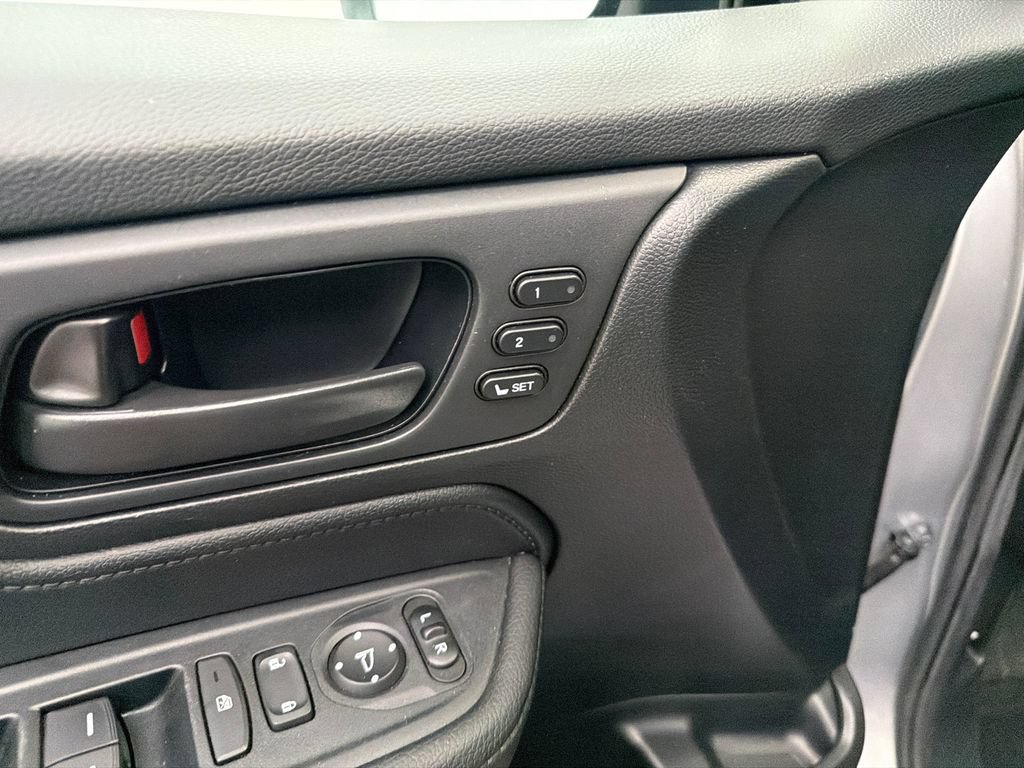 Used 2025 Honda Odyssey EX-L image 12