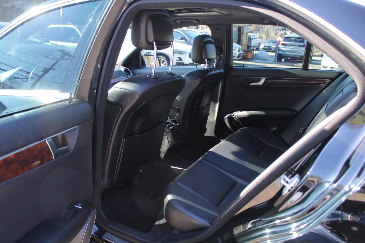 Used 2013 Mercedes-Benz C 250 Sedan image 27