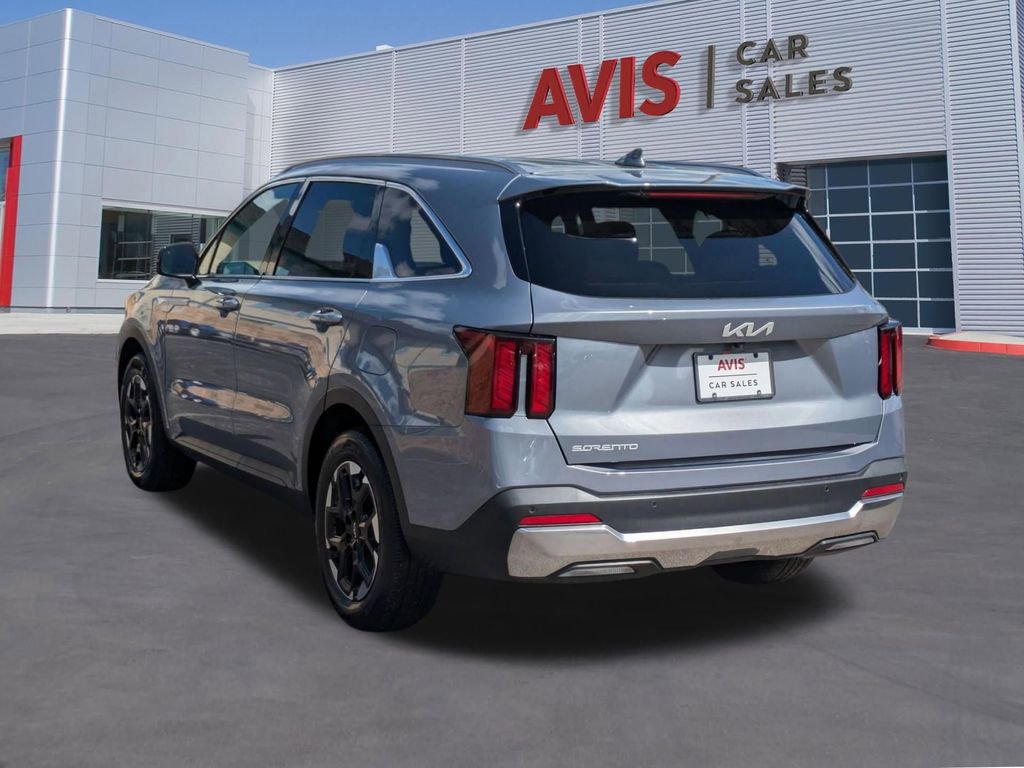 Used 2024 Kia Sorento S image 9