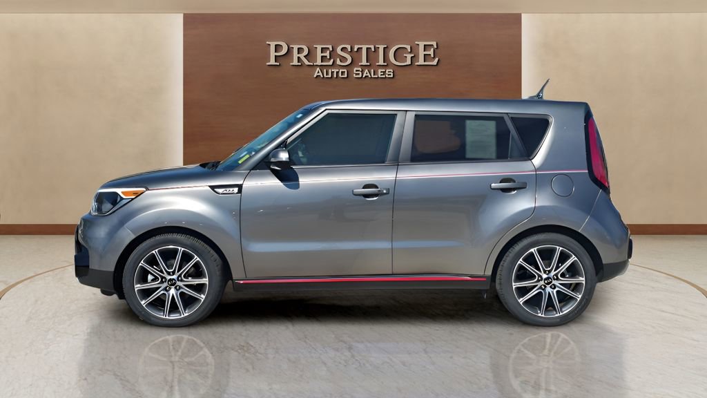 Used 2018 Kia Soul ! FWD image 2