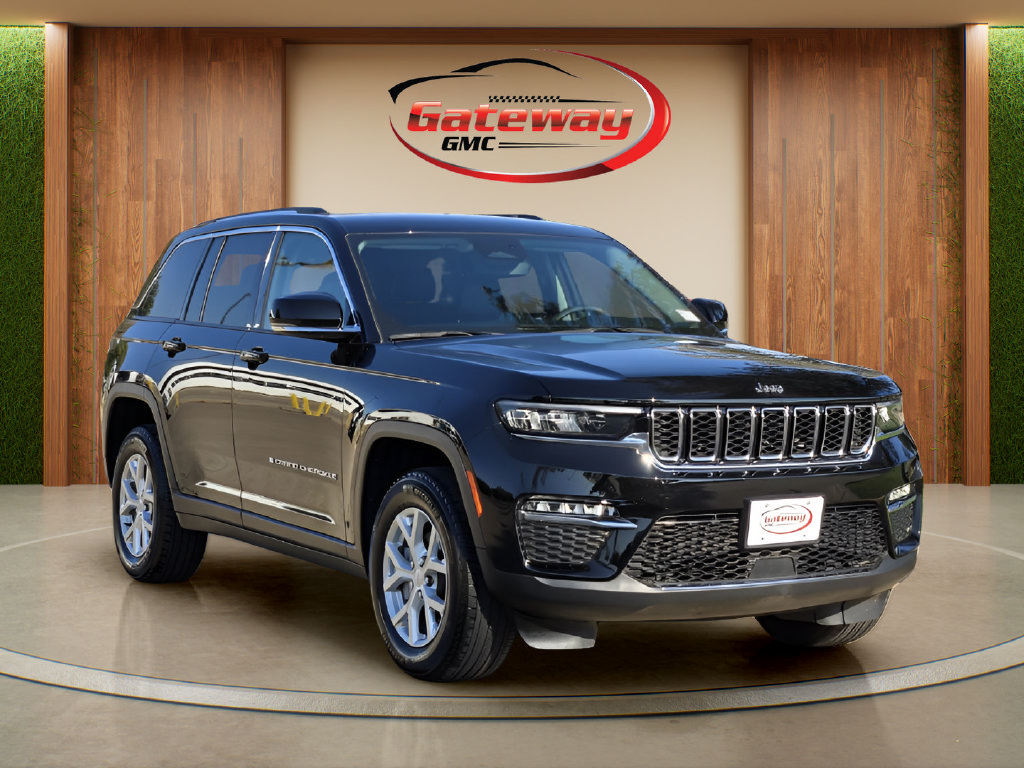 Used 2023 Jeep Grand Cherokee Limited AWD/4WD image 3