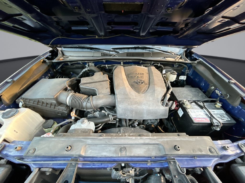 Used 2022 Toyota Tacoma TRD Sport w/ Technology Package RWD image 32