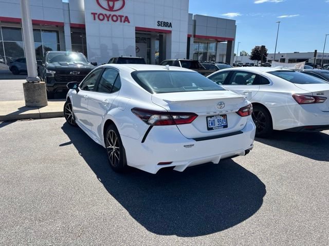Used 2021 Toyota Camry SE w/ Convenience Package FWD image 7