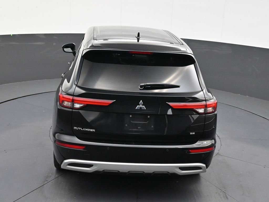 Used 2022 Mitsubishi Outlander SE image 16