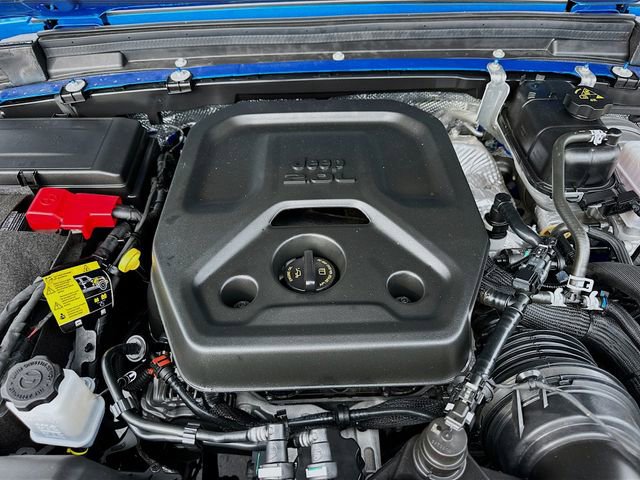 Used 2025 Jeep Wrangler Sport image 28