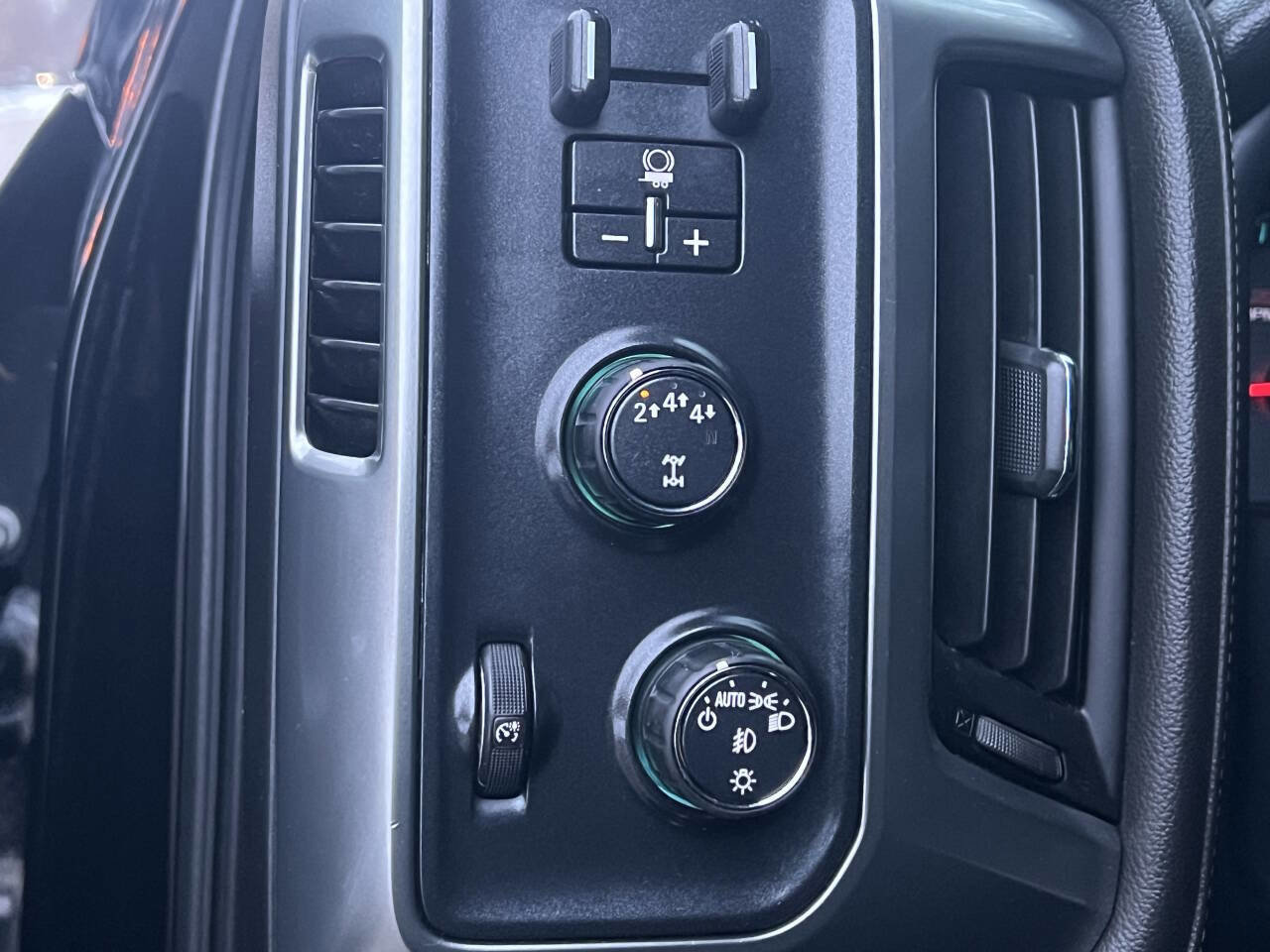 Used 2017 Chevrolet Silverado 3500 LTZ w/ Duramax Plus Package image 20