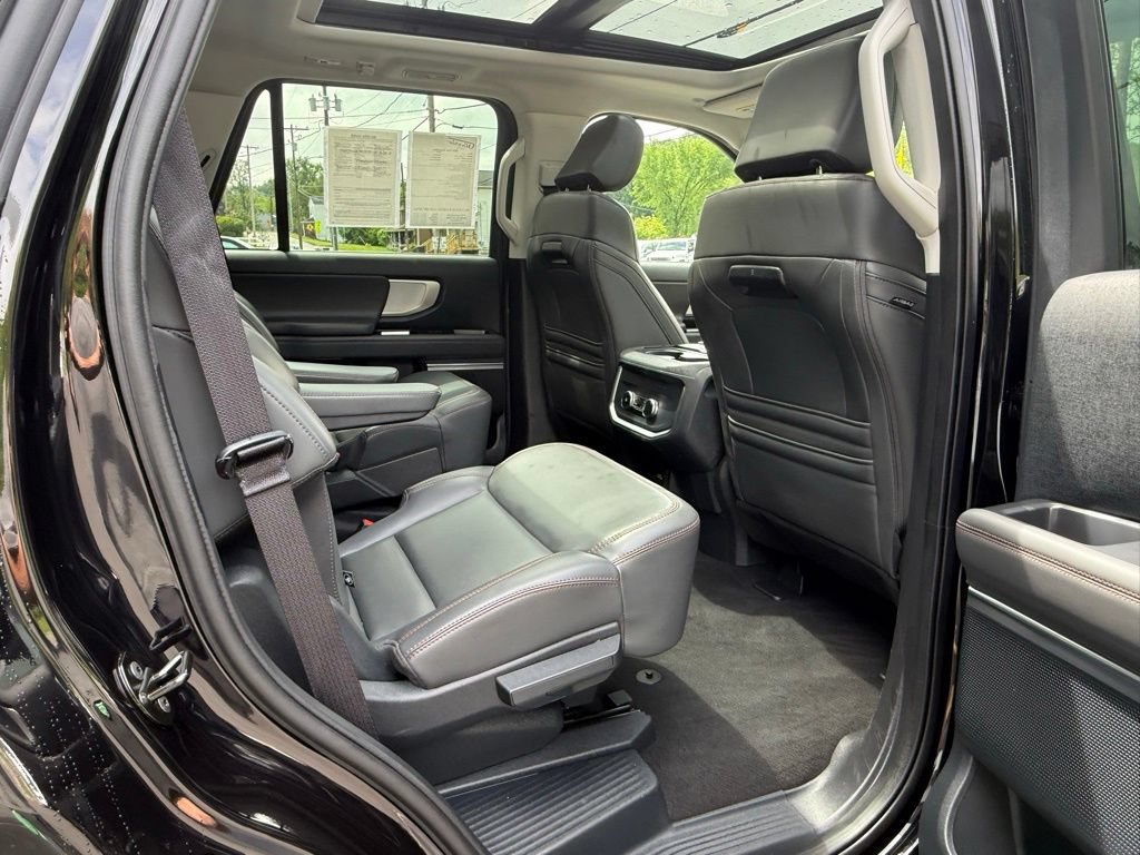 Used 2025 Ford Expedition Active AWD/4WD image 22