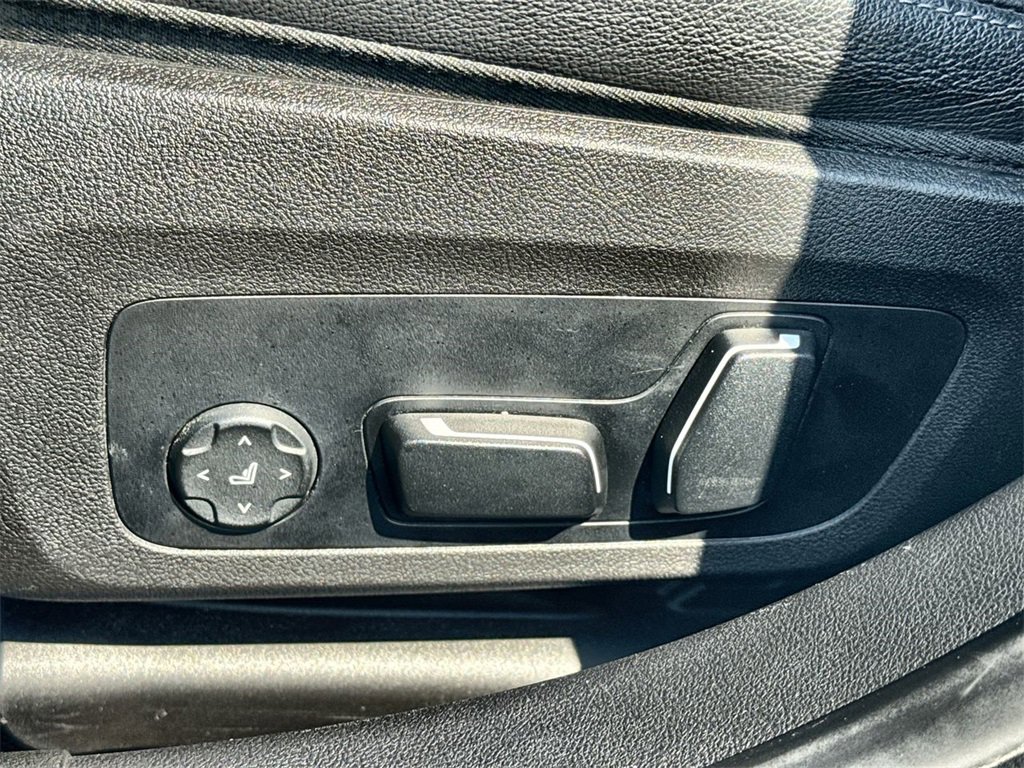 Used 2024 BMW 330i Sedan image 20