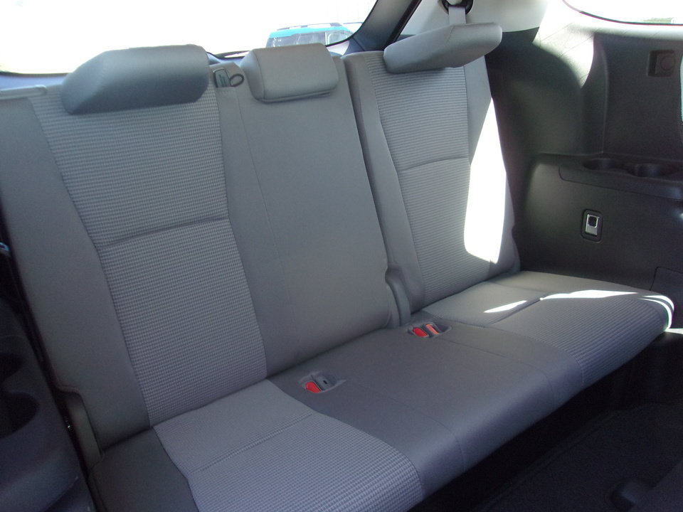 Used 2020 Toyota Highlander LE AWD/4WD image 14