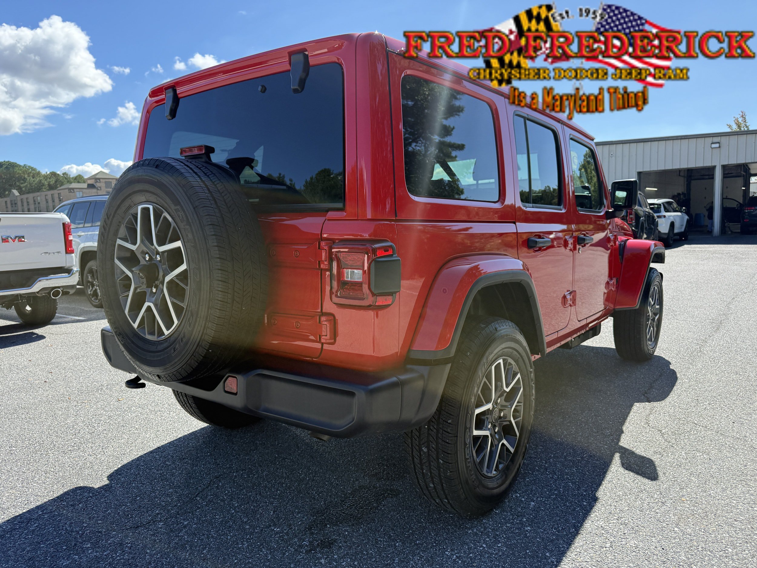 Used 2026 Jeep Wrangler Unlimited Sahara AWD/4WD image 7