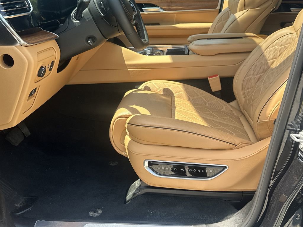 Used 2025 Jeep Grand Wagoneer L Series III w/ Rear Seat Video Group 1 image 9