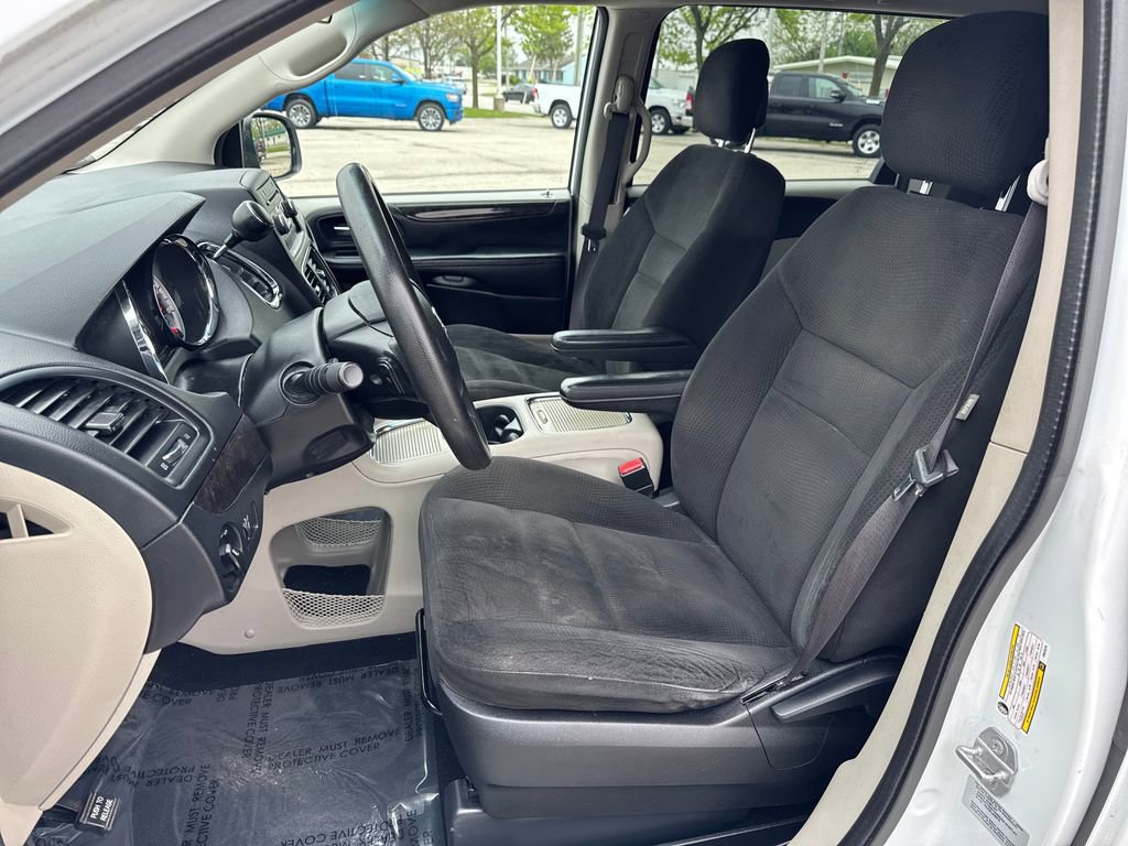 Used 2015 Dodge Grand Caravan SXT FWD image 9